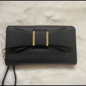 🎀New🎀 Betsy Johnson black & Gold wallet